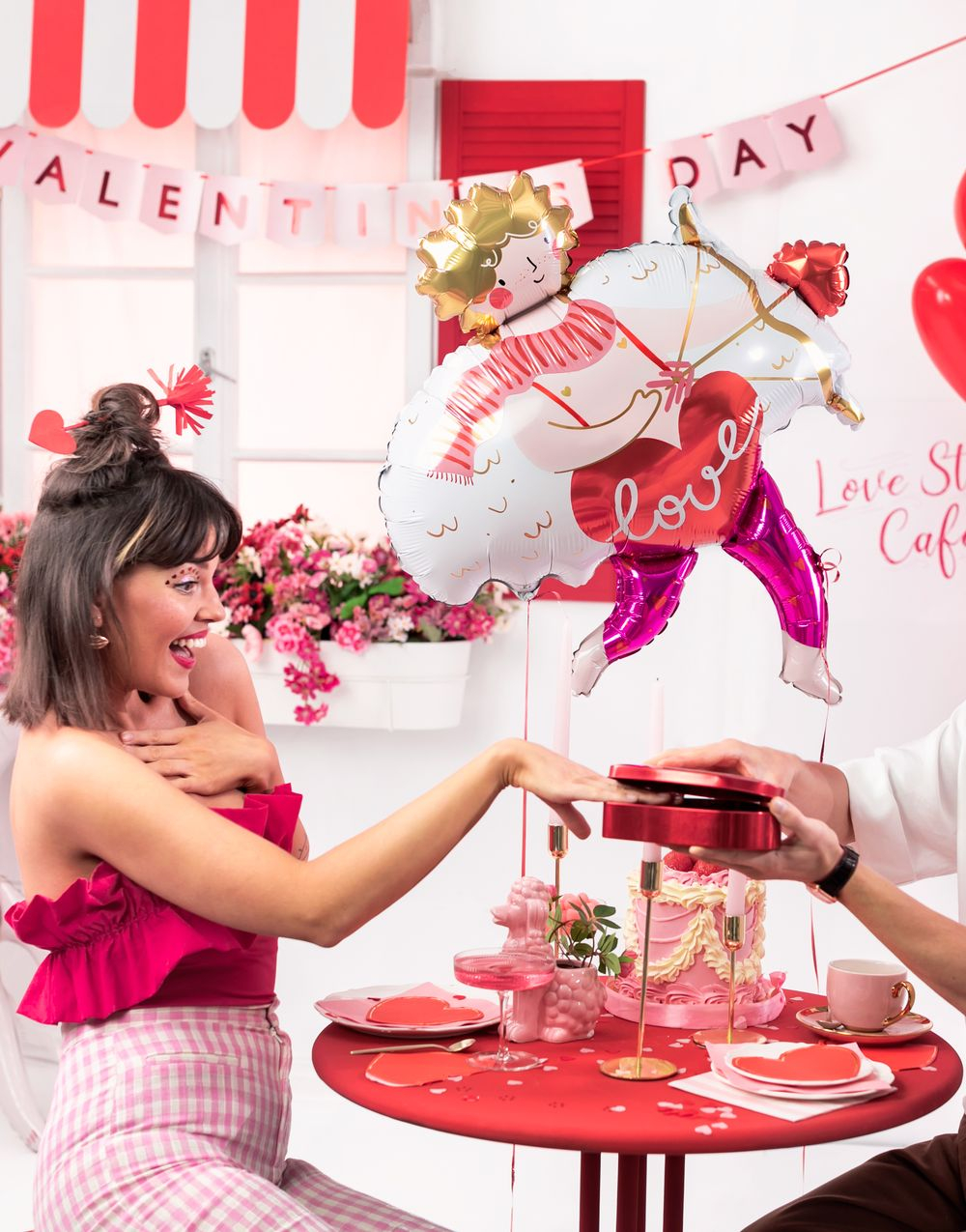 Folieballong Formet som en Amor Engel 82x99 cm