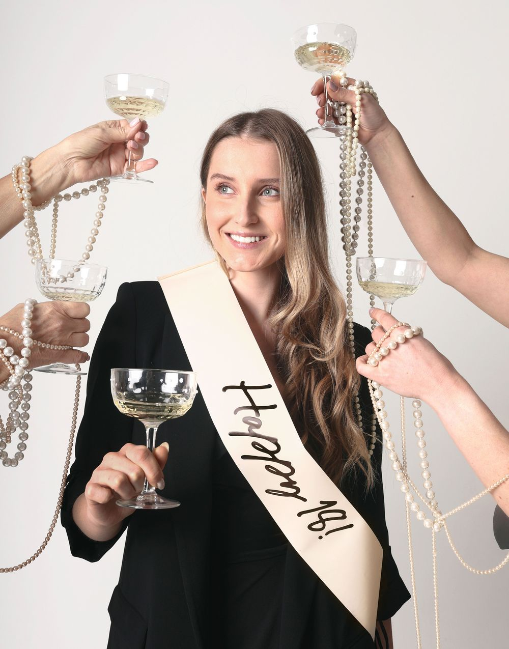 Happy 18 - Kremfarget Ordensbånd 76 cm