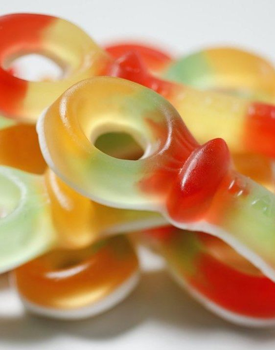 1,25 kg Haribo Giant Dummies - Store Skum- og Vingummismokker med Fruktsmak