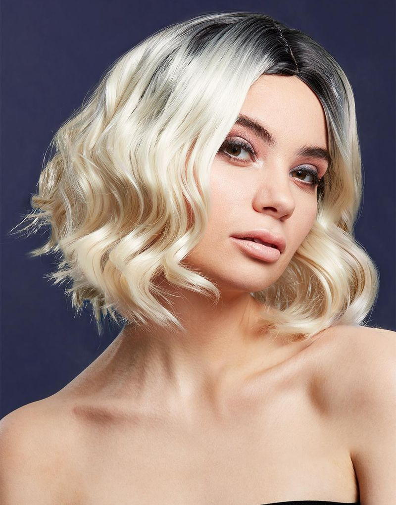 Bilde av Kourtney Deluxe Wig - Kan Styles! - Kort Blond Parykk