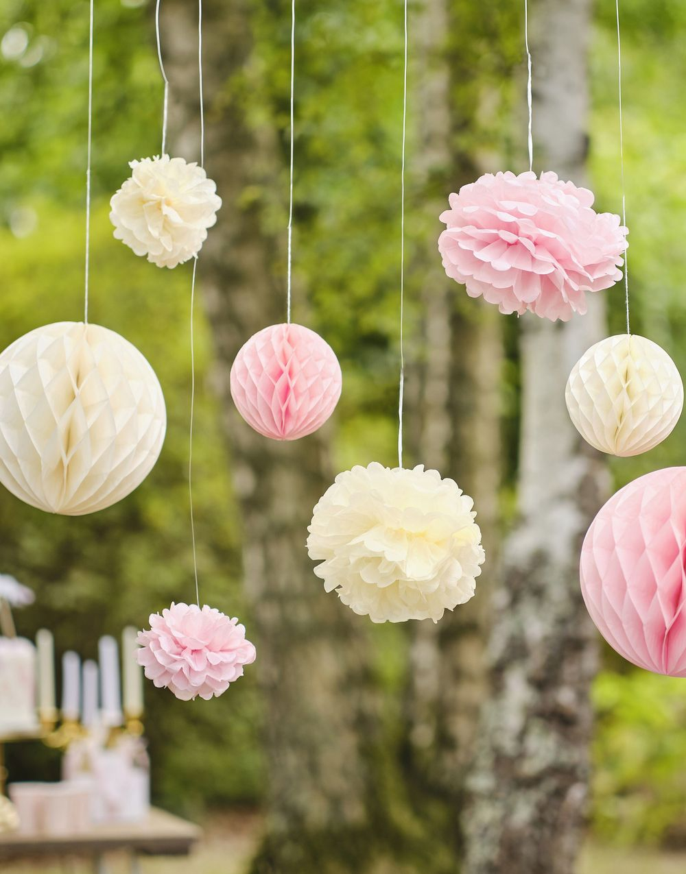 8 stk Pompoms og Honeycombs i Kremhvit og Rosa - Princess Party