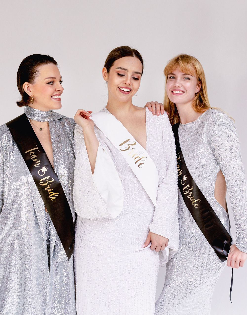 Sett med 1 stk Bride to Be og 5 stk Bridesmaid Ordensbånd