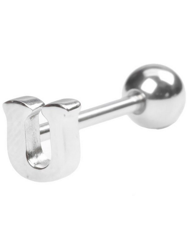 Tungepiercing med Bokstaven U